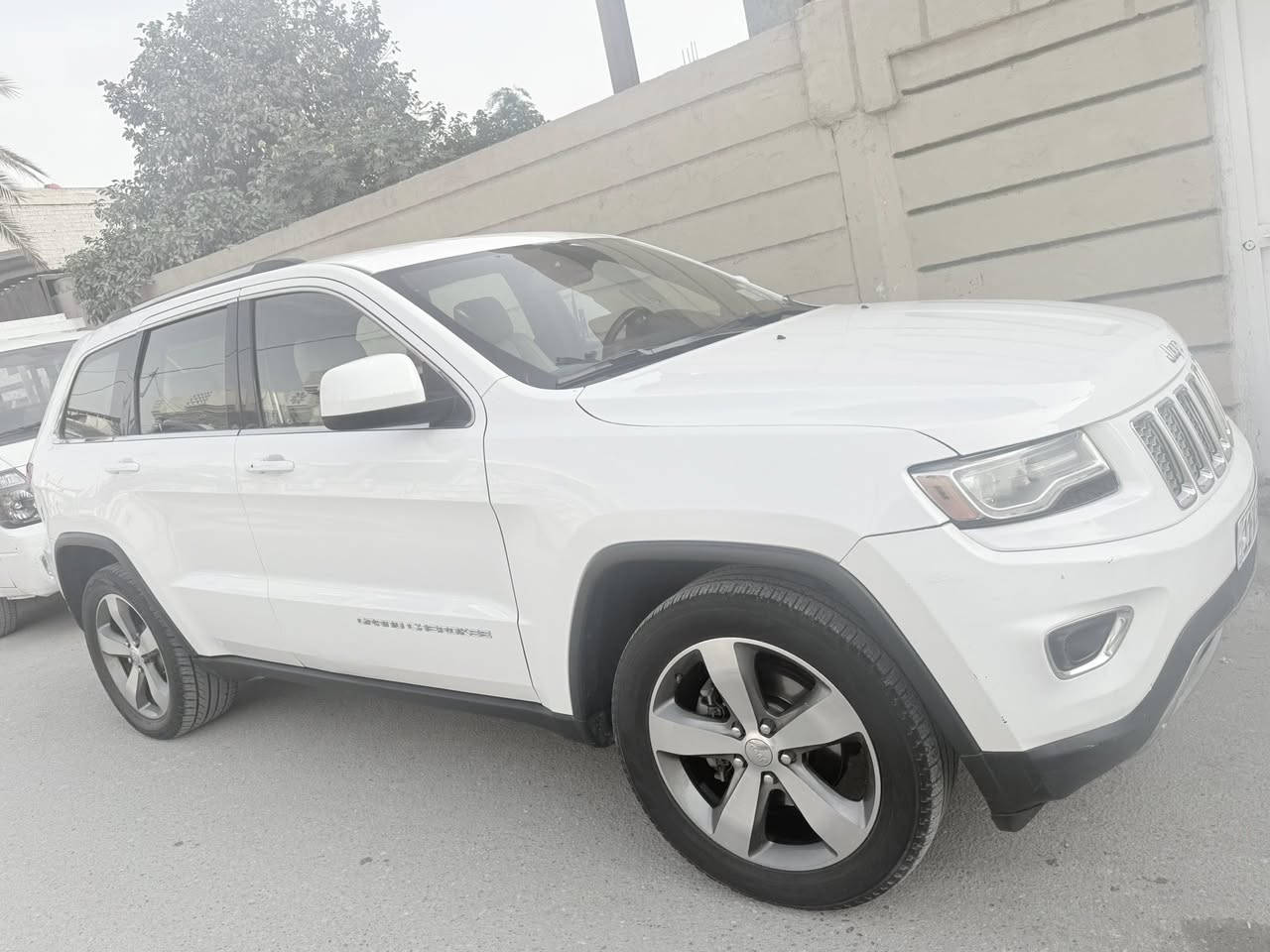 جيب 2014 لاريدو 
كلين بدون حادث فقط دعاميات بيهن صبغ 
السونار مرفق مع المنشور 
السعر ٢٠٥$ وبيه مجال 
للاستفسار ***********
