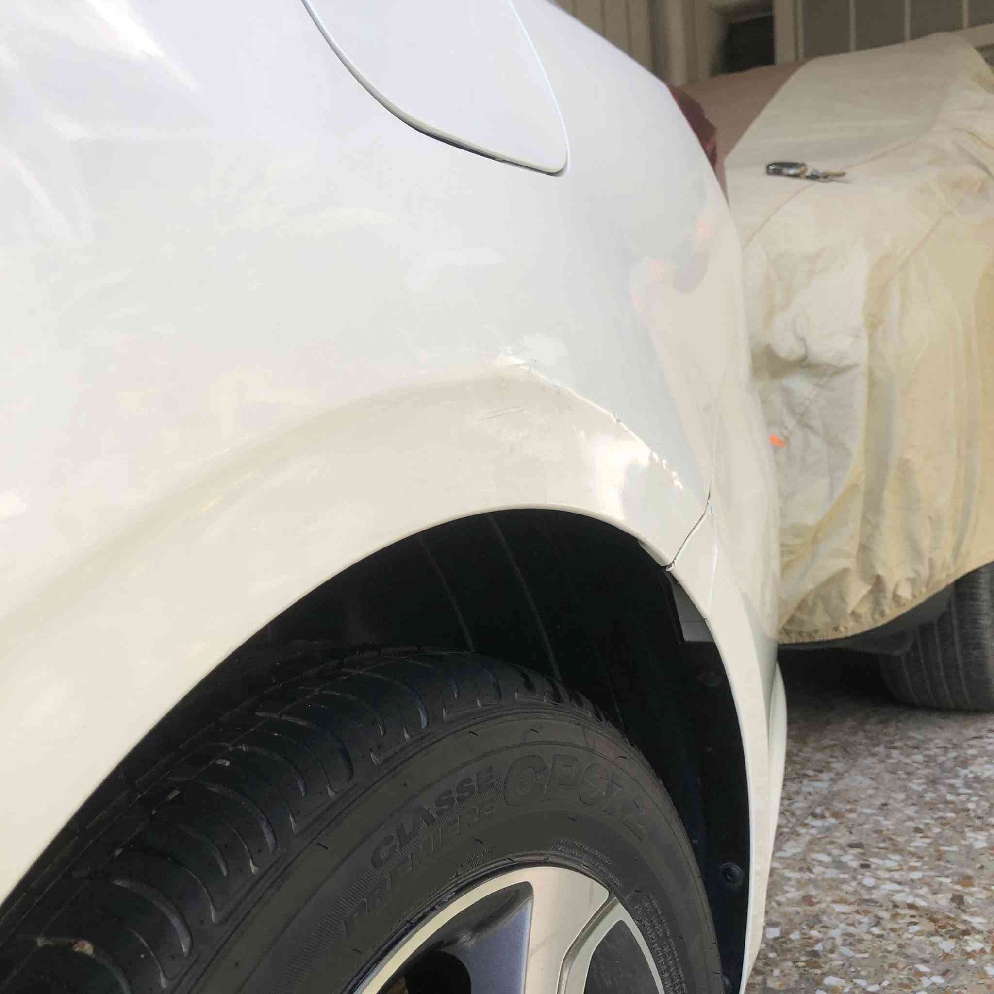 السلام عليكم كيا سيراتو 2019 خليجي لون ابيض صدفي ماشية 79000 حقيقي محرك 1600  باسمي سياره رقم بغداد انكليزي اشاير بالمري مري شفط  بك لايت لد تبريد قطعتين تحكم ستيرن جهتين بيهة بارد بل جاملوغ خلف سايق أقل من شبر  السعر 155$ وبيه مجال بسيط / اتصال ***********
