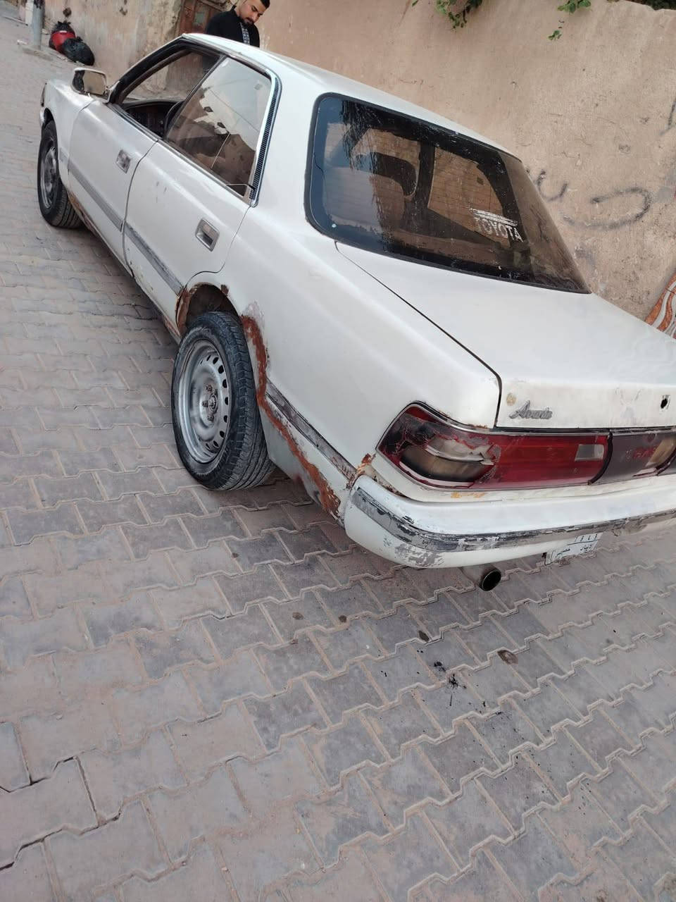 سلام عليكم مارك عضم موديل 1991 سنويه صاقطه
 ب 2017 راعيه بكربلاء سنويه كارتونيه كفاله من الكصه ونقل جثه مكينه ونجي مكينه وكير مشروطات ولكشره شوفت عينك السعر 15 وبيه مجال قليل مكان السياره نجف الاشرف ناحيه الرضويه اي ستفسار هاذه رقمي بي واتساب ***********
