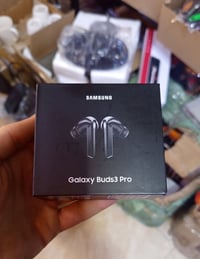 سماعات • متوفر • للجميع