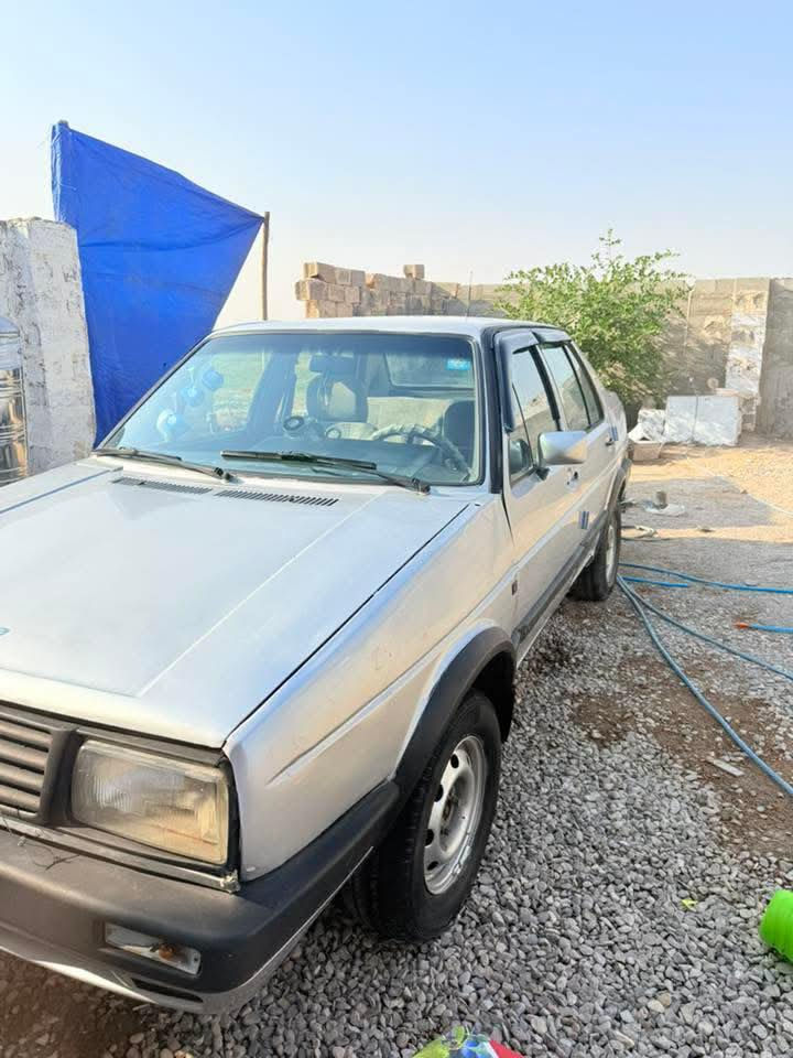 جيته كولف رقم صلاح الدين مشروع وطني سنويه ليشهر السابع مكانه موصل مزارع الحدباء محرك وكير شرط. سعر ٢٥ 
***********
