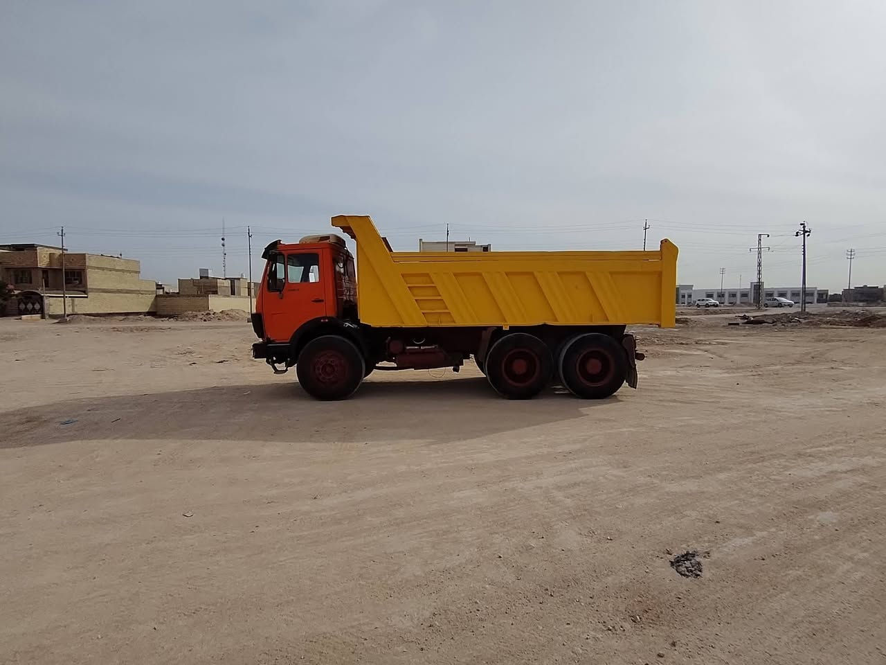 سلام عليكم البي للبيع موديل 79 شاصي مكفول بلادي قلاب تبريد شغال جديد كهربائيات ڱڵـه. جديد باتريات جدد مكينه 8 ، 28 محسن كير 160 مجموعه نص رباط عدل بدي جديد رقم انبار نكليزي بسمي السياره ما عايزه لْـۆ برغي السعر 225 وبيه مجال مكاني كربلاء ***********
