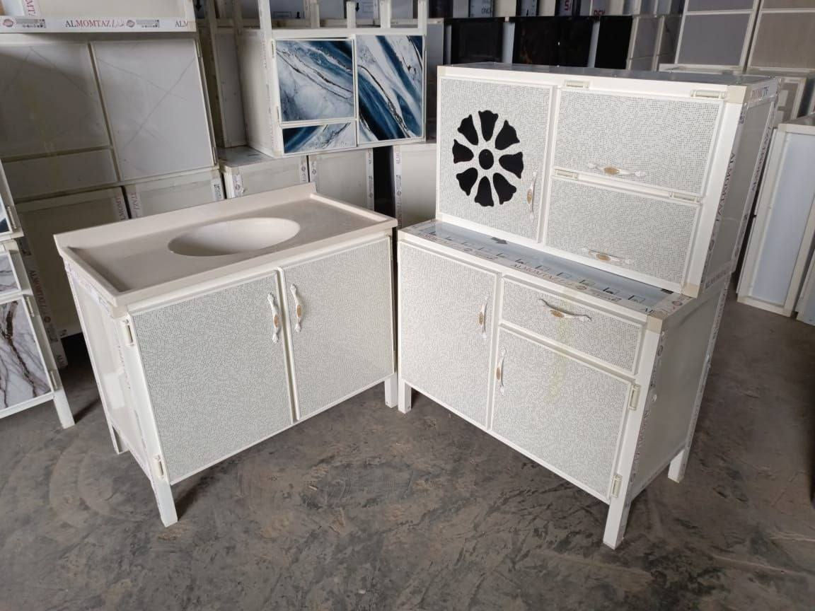 *********** 
ثلاث قطع كاونتر وملحق متر وسنك مرمر متر سعر 185
