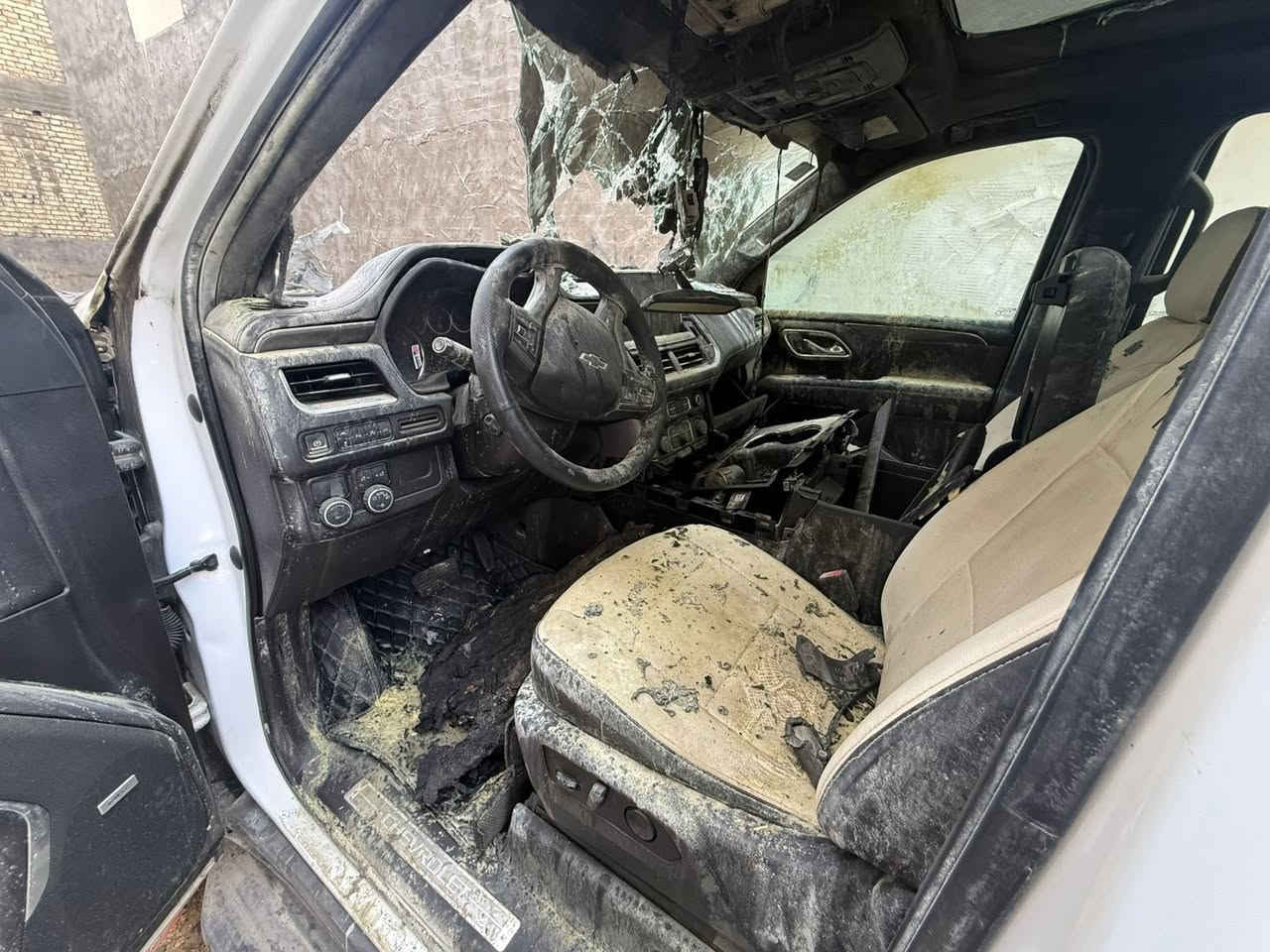 السلام عليكم
اخوان الحلال راحلكم فدوه 
هيه واكفه السياره وكبت يجفيكم الشر
الحمد لله على كل حال
الحرك صار فقط بلبجم
هيه فئه rst فول موصفات
مكينته 5300
رقم بغداد بسمي
وكير ومحرك عل اكثر مابيهم شي
ف اريد نصيحتكم ابيع لو اصلح
واذا ابيع اشكد توصل الي تفيده على هل حطه 
اذا وصلت سعر زين ابيع
***********
