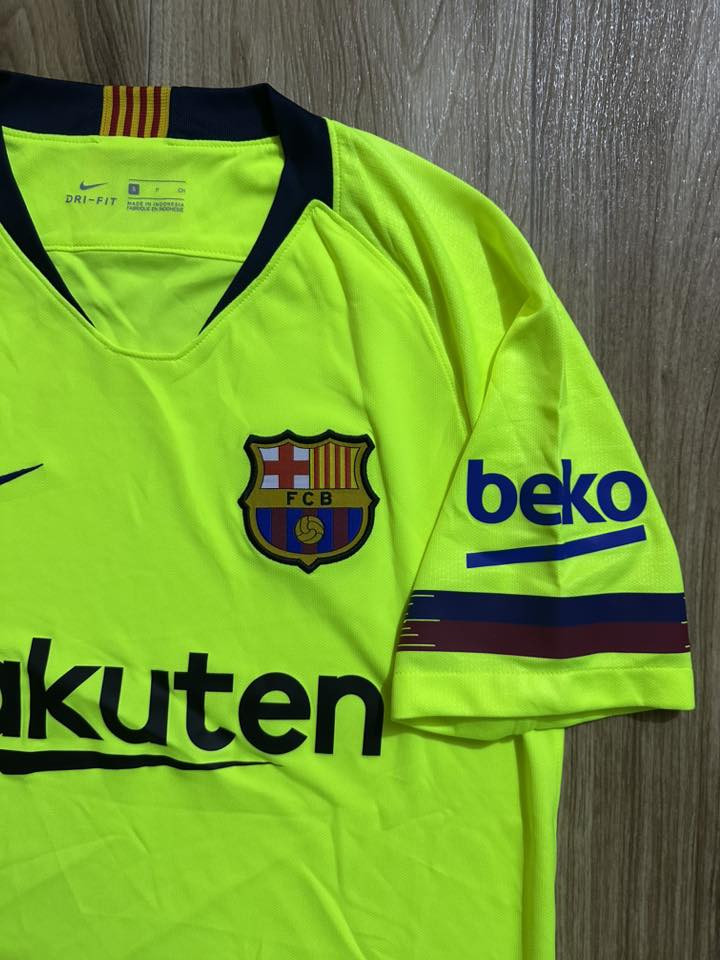 قياس سمول ميديم اصلي وكالة ✅
توصيل متوفر لجميع العراق


**إذا كنت صاحب هذا الإعلان وتريد حذفه لأي سبب، رجاءا أرسل رسالة إلى الدعم الفني**