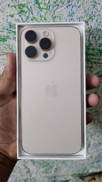 IPhone 16 pro max للبيغ نظافه 100%  بطاريه 92 نموذج m  مكفول الجهاز من...