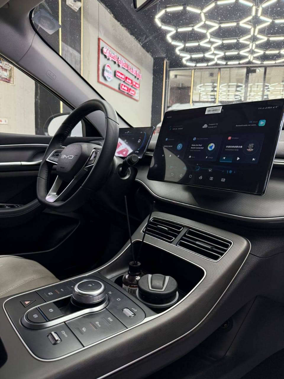 بي واي دي
دستروير ابيض 
سياره جديده ماشيه ١٦ الف 
مواصفاتها معروفه مايحتاج ونضيفه سياره بعدها ع وضع الشركه 
رقم بغداد تحويل ثاني يوم 
السعر 18.600 
*********** واتساب فقط 
او ع خاص
