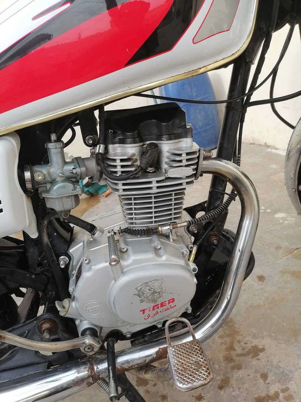 السلام عليكم ماطور للبيع 2020منة فيس موجود ما مفتوح الموصل الجانب الأيمن السعر 500بي ماجال شي قليل الشراي يتواصل رقم ***********
