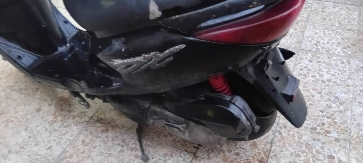 السلام عليكم بريز لايت ناصي كوم حديد شغال ب ٢٧٥ بغداد زعفرانيه ***********
