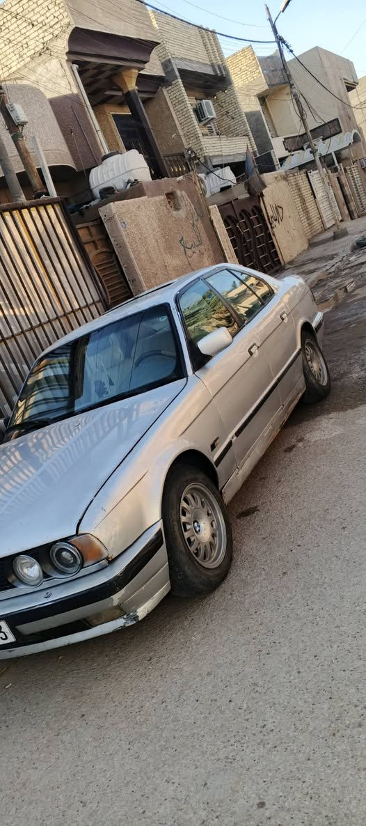 السلام عليكم بيئم 525للبيع مسكر رقم اربيل ب اسمي تحويل ثاني يوم حداديه جديده تخم تاير السياره نضيفه داخل ابيض جلد مكاني بغداد السعر45 رقم الهاتف ***********
