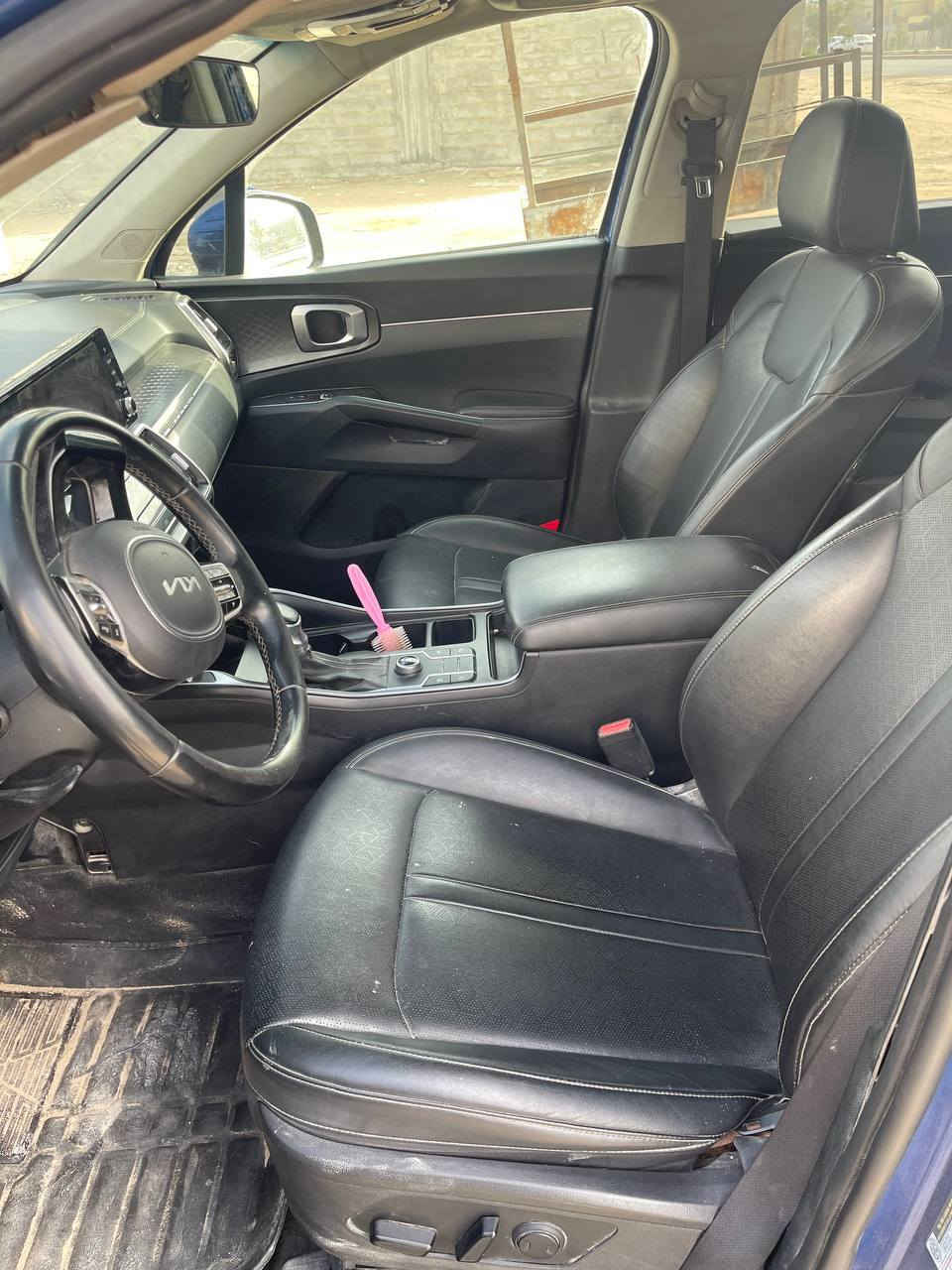 السلام عليكم سورينتو مديل 22 فولل للأخير بانوراما 7 راكب حساسات امامي خلفي اشاير ب المري تحكمات ستيرن تحكمات ب المري رادار السياره بيهه صفحه ابيع صبغ حزام فول للأخير جلد كشنات كهرباء السياره بيها هواي مواصفات السعر 165 بيها مجال للشراي ***********
