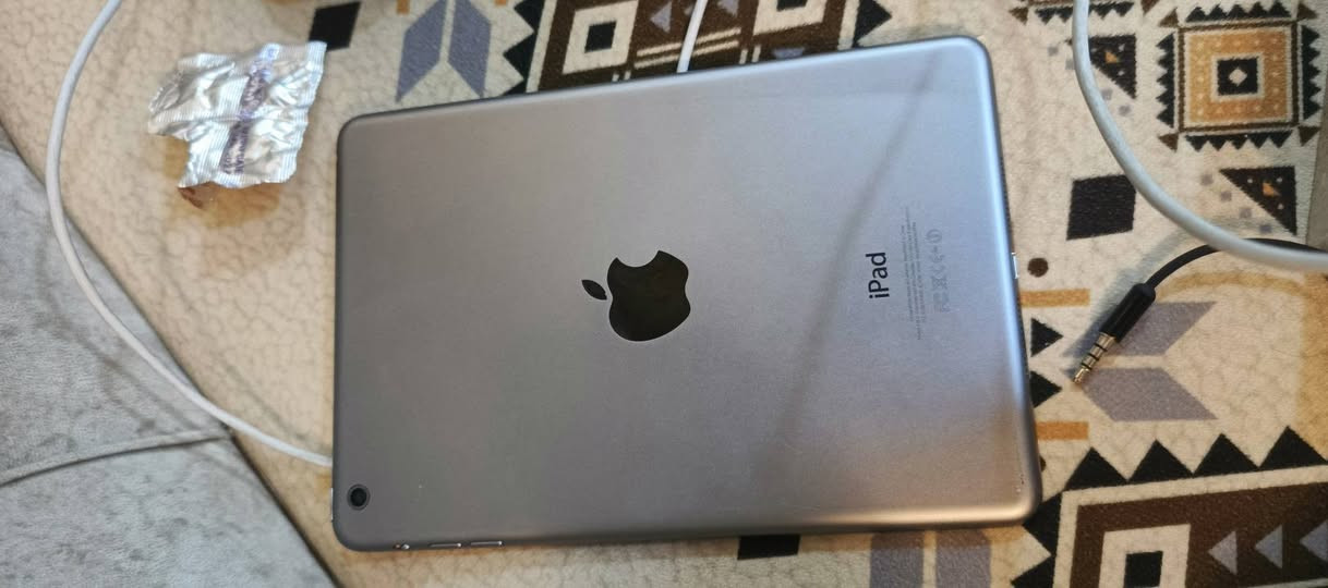 ايباد لبيع أو معارض بتلفون نضيف شراي خاص أو رقمي ***********
