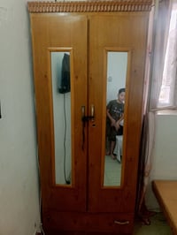 غرفة نوم • ٤ أبواب • نظيفه