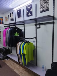 رفوف + تعاليك + استاندات تعليك للبيع السعر ٣٠٠  07732068540