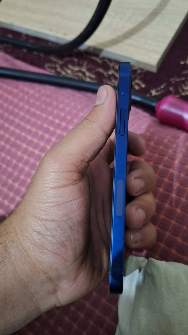 سلام عليكم
ايفون 12عادي للبيع أو مراوس
بطاريه 79
الذاكره 64
الجهاز نضيف كلش حلو 
للستفسار ***********
