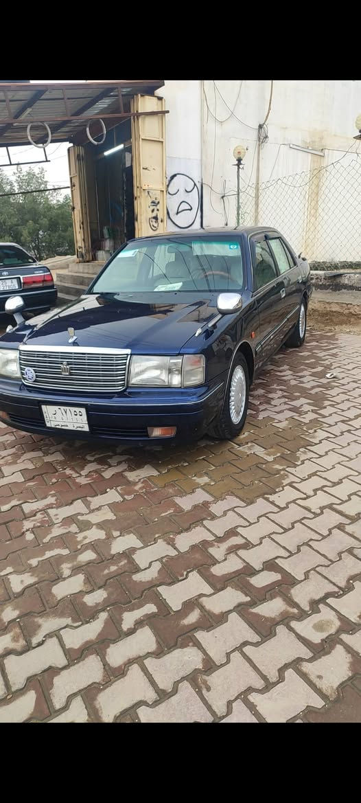 السلام عليكم سياره راس الثور تكم للبيع موديل 2000 مكينه فيشه وبطل اسود سياره جاهزه حداديه من الويل للويل خمس دگم كشنات كهربائيه وبيها بعد مواصفات الي يريد يتصل على الرقم *********** النجف قضاء المشخاب
