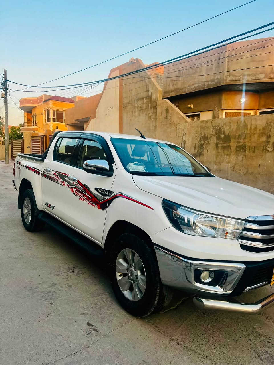 * 📅 مودێل: 2016
* 🚙 4×4
* 📍 شەرکەتی جیهان
* 🛣️ ڕۆیشتوه: 165 هەزار 
* ✅ (هیچی نیە)Clean
* ⚙️ مەکینە نەکراوەتەوە
* ⛽ 4 سلێندەر
* 🧊 تبریدە، سەیارەی ماڵە طقە و ڕقەی نیە
* 🧾سەنەوی بەسەر نەچوە تا 10/2027
* چار تايەی نوێ و تحکمات سوکان 
* 💵نرخ (255 ورقه و مجال )

📞 بۆ زانیاری زیاتر، پەیوەندی بکەن .
      • (***********)
