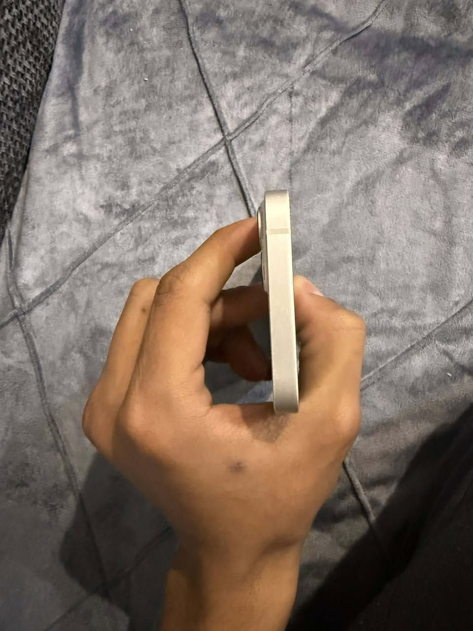 السلام عليكم ورحمة الله وبركاته
13 عادي 
ذاكرة : 128
بطارية : 89
اللون : ابيض 
الجهاز نورمال كله مامفتوح وبي ضمان انطيك الجهاز شخط مابي تجي تشوفه كدام عينك وين ماتريد افحص 
السعر : 430 وبي مجال ابو 390 لاتدخل 
تريد تخابرني هنا *********** لاتراسلني واتساب مارد خابرني او راسلني خاص
