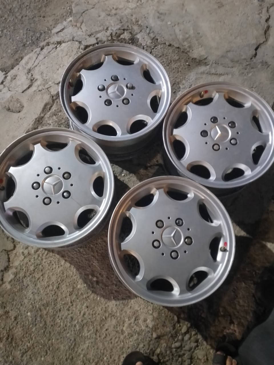 اسلام عليكم ويل كب مال دب مع الستادات مكان موصل الأيمن السعر 250 دولار ***********
