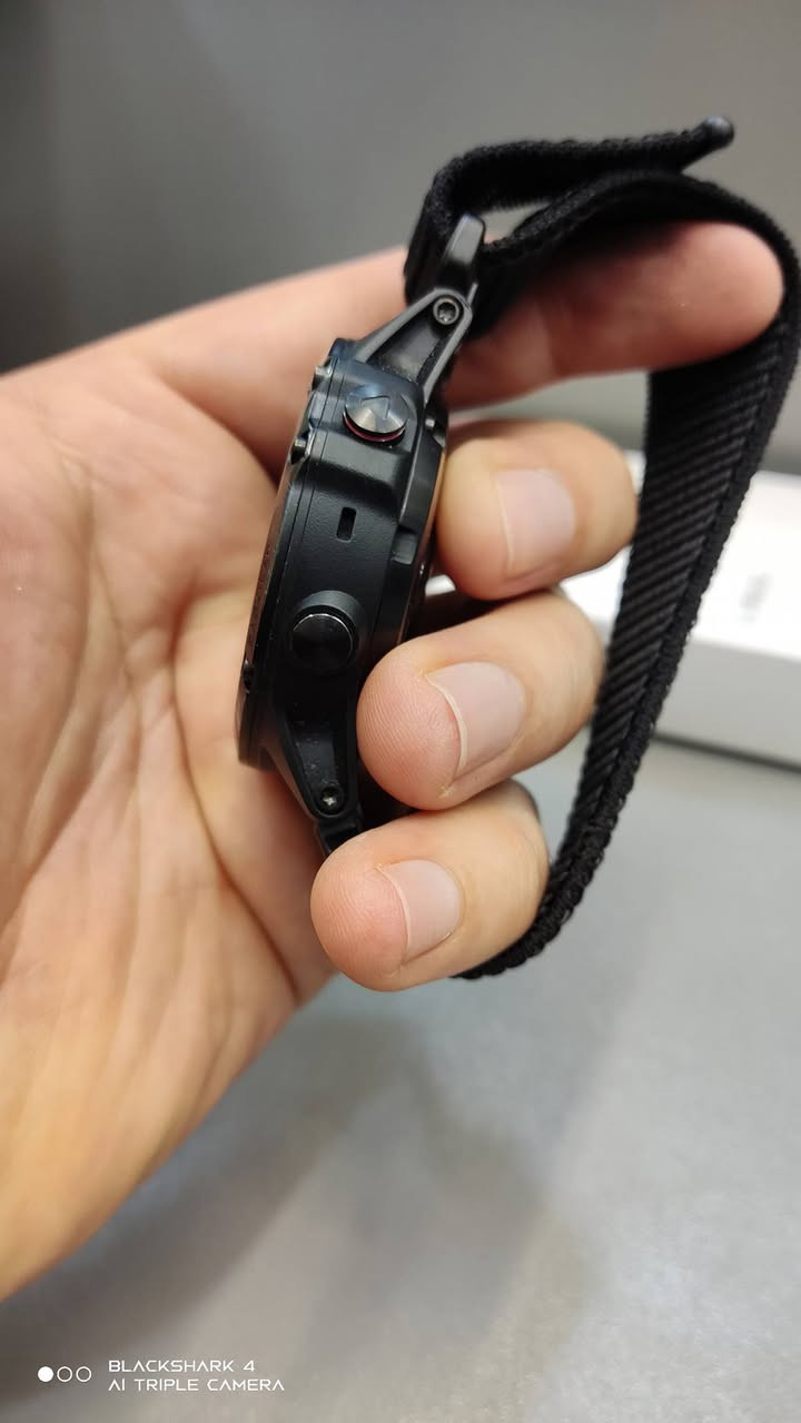 garmin fenix 5x plus
نضافة 95 %
حجم 51 mm تدعم خرائط العراق 
شحن 14 يوم كيبل شحن أصلي 
للاستفسار خاص او واتساب ***********
