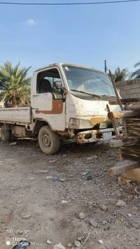 عندي سياره للبيع سامسونك راعيها ما اندله سياره أبيعها كومه حديد شقاله ...