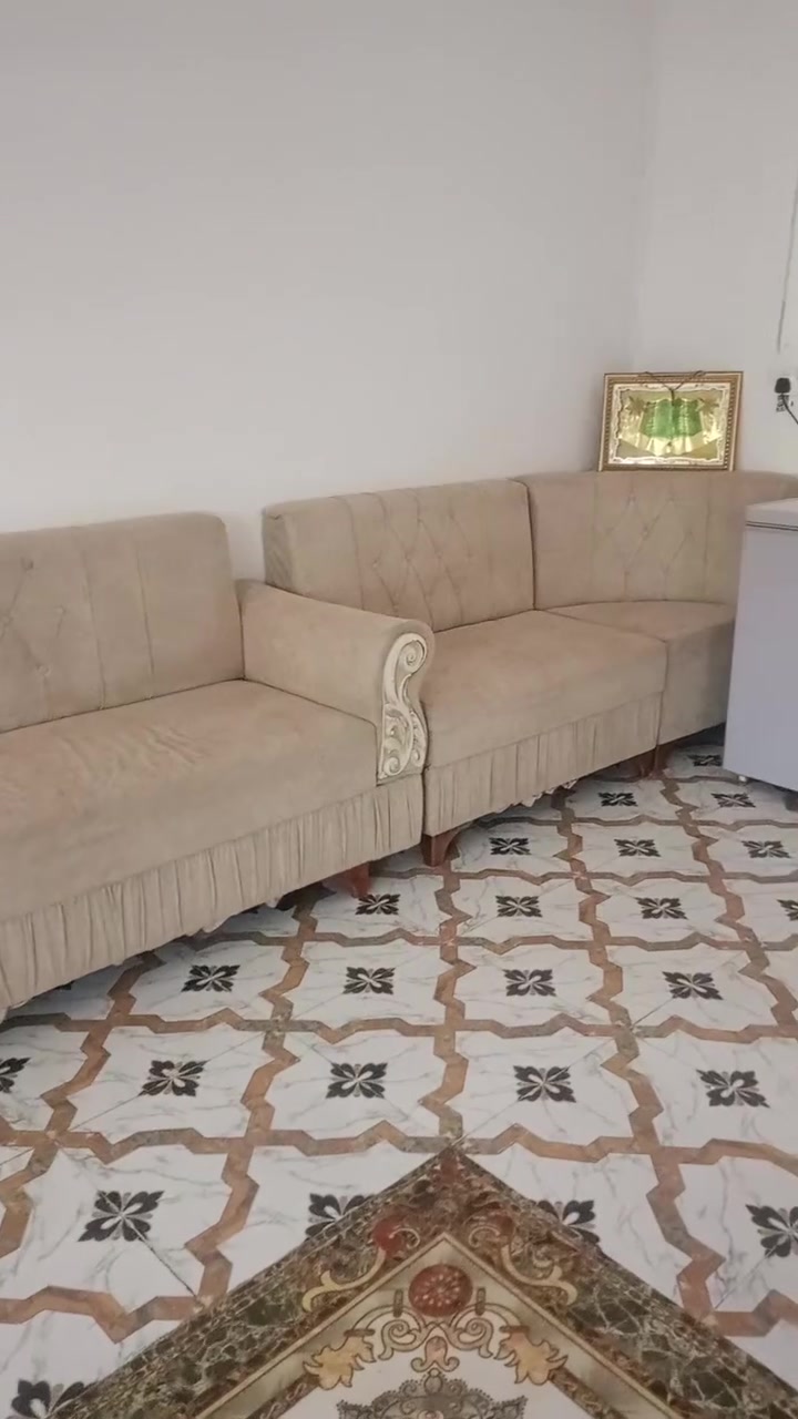 السلام عليكم ديوان لبيع نضافه 80 بل 100  نضافه***********
