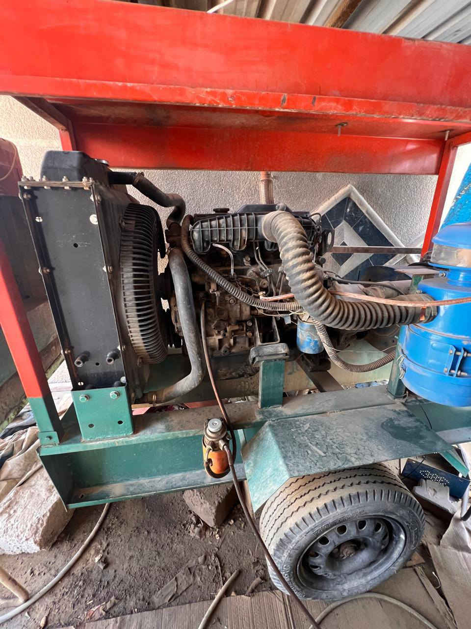 إعلان بيع مولد كهربائي
مولد كهربائي 30 كيلو فولت أمبير للبيع
المواصفات الكاملة:
مولد كهربائي بقدرة 30 كيلو فولت أمبير في حالة ممتازة وجاهز للتشغيل الفوري.
المميزات:
 ∙ القدرة: 30 KVA
 ∙ نظام تشغيل وإطفاء أوتوماتيكي (ATS) - يعمل تلقائياً عند انقطاع التيار الكهربائي
 ∙ خزان وقود داخلي لساعات تشغيل طويلة
 ∙ مظلة حماية كاملة ضد العوامل الجوية
 ∙ صيانة دورية منتظمة
 ∙ جاهز للعمل فوراً
مثالي لـ:
 ∙ المنازل الكبيرة
 ∙ المحلات التجارية
 ∙ المكاتب والشركات
 ∙ المصانع الصغيرة
 ∙ أي مكان يحتاج لكهرباء مستمرة
السعر: قابل للتفاوض
للاستفسار والمعاينة:
[ التواصل على رقم المبايل ***********]
ملاحظة: المولد في حالة ممتازة ومفحوص بالكامل

هل تريد إضافة معلومات أخرى مثل السعر، الموقع، أو تفاصيل إضافية؟
