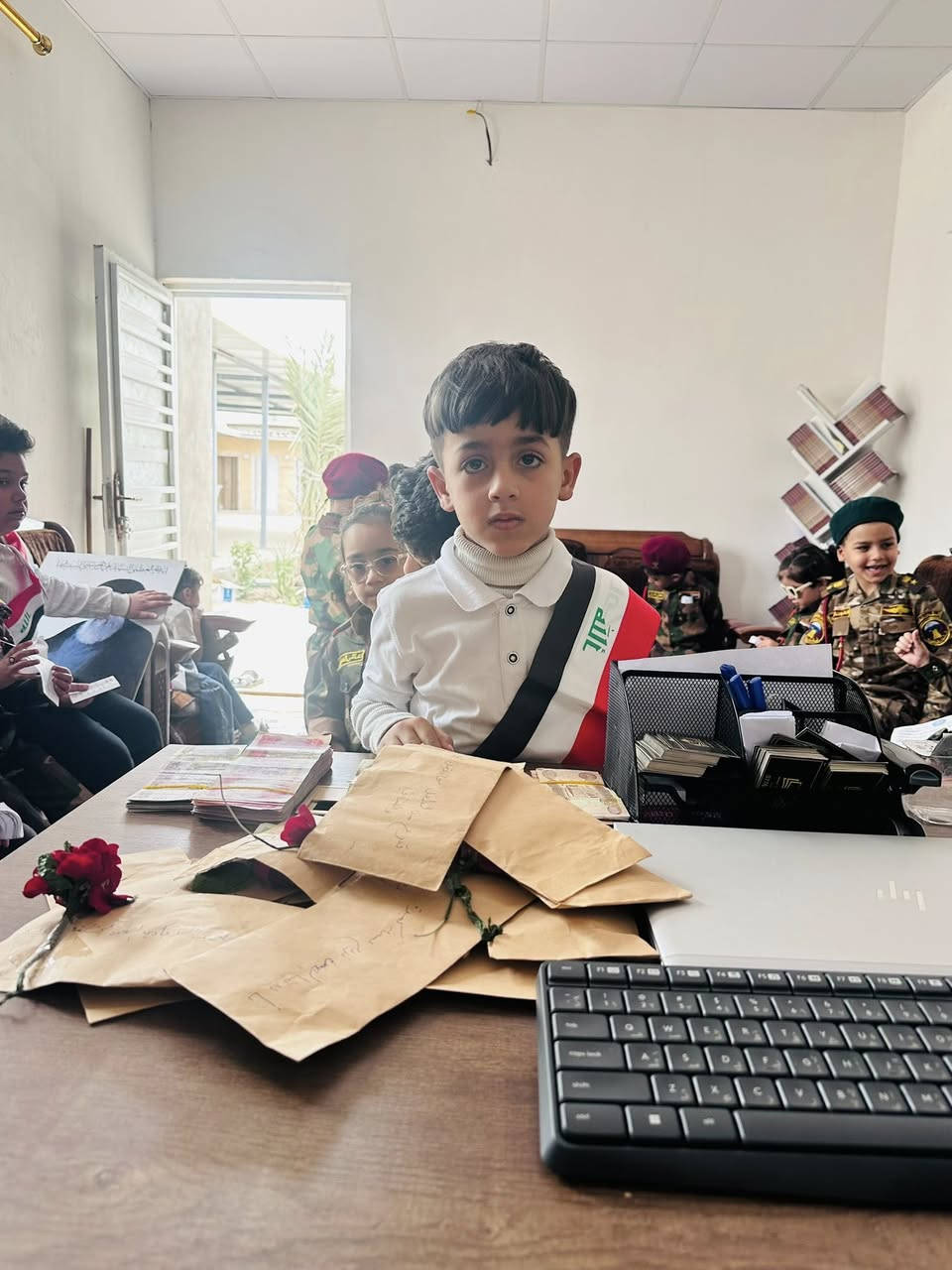 ✅فما تزرعة هذه الأيدي الصغيرة اليوم
، هو حصاد النصر غداً.
وكما قال الإمام علي عليه السلام:
«أفضل الجود بذل المجهود»

تلبيتآً لنداء المرجعية الدينية العليا..

🌟 براعم دجلة.. عطاءٌ بلا حدود 🌟

تلبيةً لنداء المرجعية الدينية العليا، وتجسيداً لقيم التكافل الإنساني، قام أطفالنا الأحبة في روضة دجلة بمبادرة تطوعية لجمع التبرعات والمساعدات المالية لدعم الأشقاء في لبنان وإيران.

روضة ومعهد وحضانة دجلة الاهلية

(2025) (2026)
🔴 التحضيري (من 2 – 4 سنوات 👧🏻). 
🔵 الروضة (من 4 – 5 سنوات 🧒🏻)
⚫ التمهيدي (من 5 – 6 سنوات 👦🏻)

📚 إعداد متميز (تهجي الحروف – المقاطع – الجمع والطرح).

المواد الدراسية:

🕋 التربية الإسلامية.       1- الكتب #مجانا. 2- القرطاسية #مجانا 3- الخطوط #مجانا
📙 اللغة العربية
📘 اللغة الإنكليزية
📒 الرياضيات
🔬 العلوم
🎨 الرسم والفن
⚽🏆 الرياضة

المميزات:

✨ خطوط نقل مجانية مؤمنة مع معلمة مسؤولة للتسليم والاستلام.
✨ توزيع مجاني للقرطاسية والدفاتر.
✨ دروس سلوك وإتيكيت (نظري وعملي) لتعزيز ثقة الطفل بنفسه.
✨ كوادر تدريسية متخصصة ومدربة.
✨ صفوف مريحة لا يتجاوز عدد الطلاب فيها 20 طفل.
✨ مشرفة خاصة لمرافقة الأطفال إلى الـWC.
✨ سفرات علمية وترفيهية فصلية.

📌 التسجيل مفتوح طيلة أيام السنة
⚠️ المقاعد محدودة .. سارعوا بتسجيل أطفالكم ❤️

للتسجيل والاستفسار: حي دجلة - قرب محطة بانزين حي النصر - خلف المعارض .
 رقم #الروضة ***********
رقم #المعهد  ***********.    علما في البناية معهد دجلة الاهلي لدروس التقوية 
                                                                          (ابتددائية)  (متوسطة) (اعدادية)

‏
