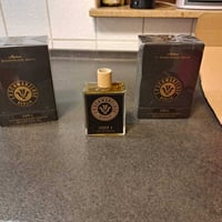 هاذي عطور المانية اصلية للبيع عندي ٨ قطع  سعر القطعة ١٥٠ الف ارجو ادعم...