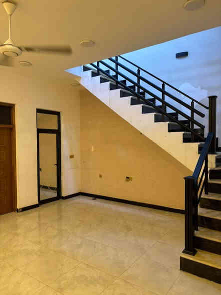 سلام عليكم توفر بيت حديث 3 غرف نوم وصاله ومطبخ وحمام منطقة الدورة حي دجلة مساحة 100 م
للاستفسار الاتصال عالرقم 
***********
