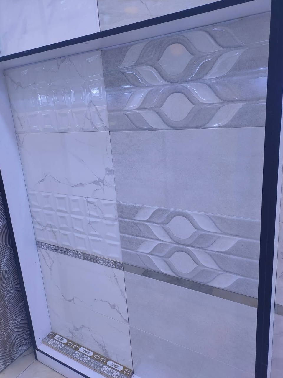 جدران ايراني قياس 30*60درجه اولئ
الرمادي خمسه كيلو مدخل الحريه للستفسار ***********
