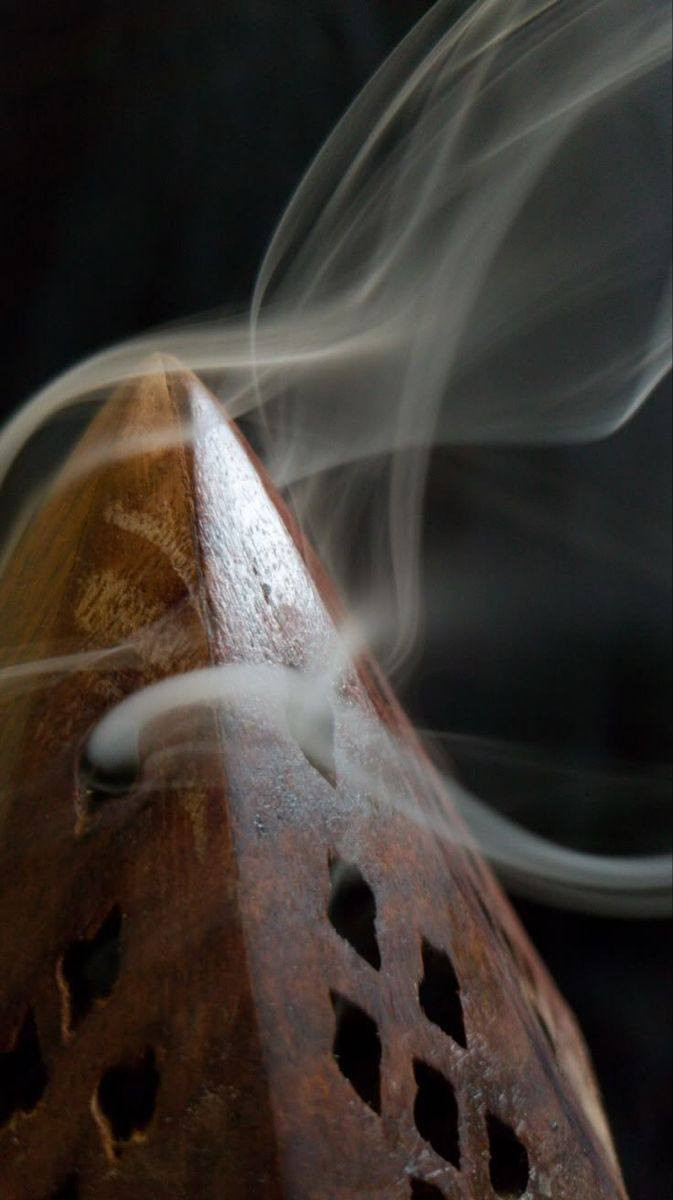 '' تبخري وخلي للعود هيبة '' 
المبخرة الخشبية المطلوبة دائما وميروح موديلها سبب جمالها وفخامتها ✨️
الحجم الصغير
السعر : ٥ ونص فقط
الكمية محدودة 
متوفر في 
Shine On 🔮 حيثُ للتألقِ عنوان 

 🌸 بوتيك شاين اون للاكسسوارات والعطور النسائية والرجالية 

اكسسوارات "نسائية ، رجالية " _ عطور _ ميك اب  _ حقائب - هدايا
المتجر مفتوح من الساعة 3 ظهرا ولغاية ال 11 ليلا

خدمة حجز الطلبات متوفرة طول اليوم وعلى مدار 24 ساعة

يتوفر خدمة تغليف الهدايا واختيار الهدية حسب الطلب ❤🌹🌺 

💥للحجز والاستفسار مراسلة الصفحة 📥
او الاتصال واتس اب
***********
—————————————-
💥توصيل لكافة انحاء العراق 🏎
خانقين 2000 دينار والمحافظات 5000 الاف دينار
موقع المحل : خانقين تولة فروش شارع السايدين
مقابل تربية كوردستان 
Khanaqin , Diyala , Iraq 📍
.
.
.
.
#تولة_فروش #reels #محل #خانقين #shine_on  حيثُ_للتألقِ_عنوان بوتيك_شاين_اون  مستلزمات_نسائية كوزمتك عطور ملابس اكسسوارات حقائب ترند العراق خانقين بوتيك هدايا
