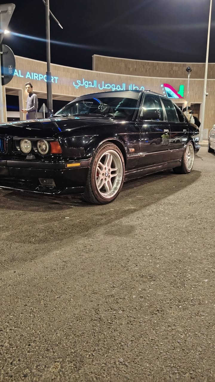 السلام عليكم
للبيع BMW 540
موديل 92
السياره بدون ضرر
صبغ عام جماليه
بجم عريض
فتحه
بصمه تشغيل عن بعد
كشنات جلد
تبريد ثلج
ويل M
صالنصه رياضي
ترايك وين مايعجبك
 مكينه اصل 30 ومبدلها 40
السياره احله من الصور تعال وشوف بعينك
اتصل على الارقام
***********
***********
