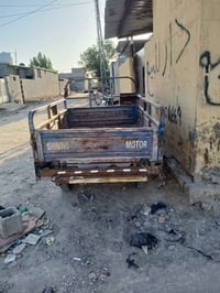 توكتوك • بدون تفاصيل