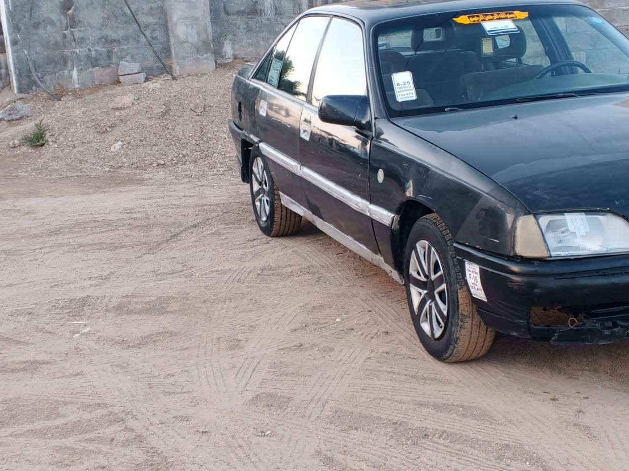 السلام عليكم
اوبل للبيع رقم انبار موديل 90 

محرك 2000كير عادي محرك بي رشح بصيط 

سياره جاهزه كهربائيات كلها شغاله سياره بلاديه 
سنوية لل 28 تحويل مباشر 

فتحت سقف تخم تاير صدر جديدمبدل مكانها الانبار طريق العامريه للاستفسار الاتصال ‏‪
 ***********
