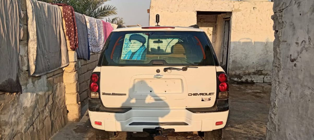 اسلام عليكم..  السعر /50/ ورقه. 
بلايزر 2005 مال مزاد وزارة الداخلية بيهه كتاب من الدوله 
السياره خير من الله.. مكان السياره.. بصره الزبير.. 
.. الهاتف.. ***********.....  .. وبيهه مجال حك الجيه..
