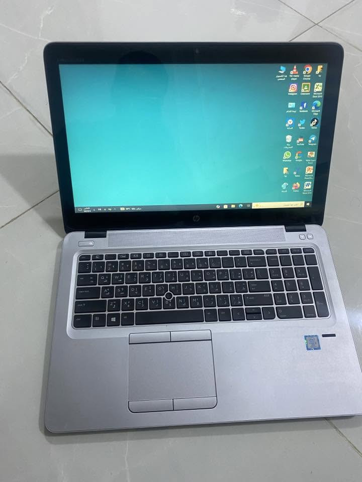 HP 
Ci5 
جيل 8  
شاشه لمس حجمها 15 
منصب بي وندوز 10
***********
مستخدمة شهرين غراضها كامله جنطه ماوس شاحنه  رايدها ب 260
