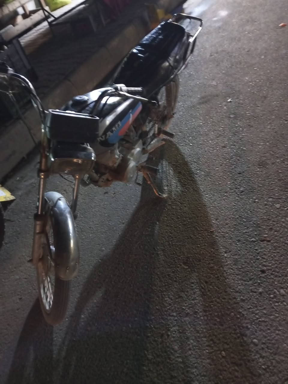 السلام عليكم اربعه غير موديل 16السعر 450مكان كوت حي الجهاد ***********
