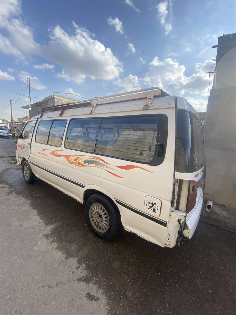 السلام عليكم فتون ٢٠١٣ السعر ٦٥ وبيها مجال عليها غرامات مروريه كير ومكينه خير من الله *********** غير متواجد على الفيس
