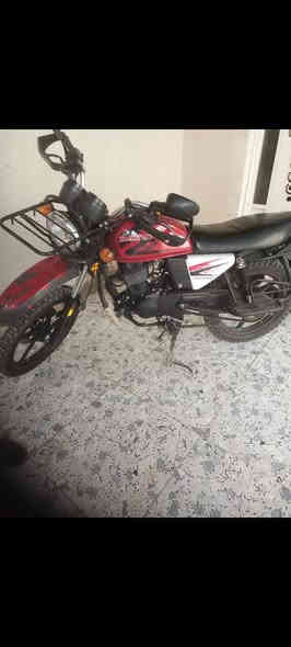 السلام عليكم دراجة دايوان موديل ٢٢ وراق كامله
النظافه كما واضح بل صور مكينه كفاله التبخير 
ولاتنغيص العنوان العماره الكحلء  
رقم صاحب الدراجه ***********
