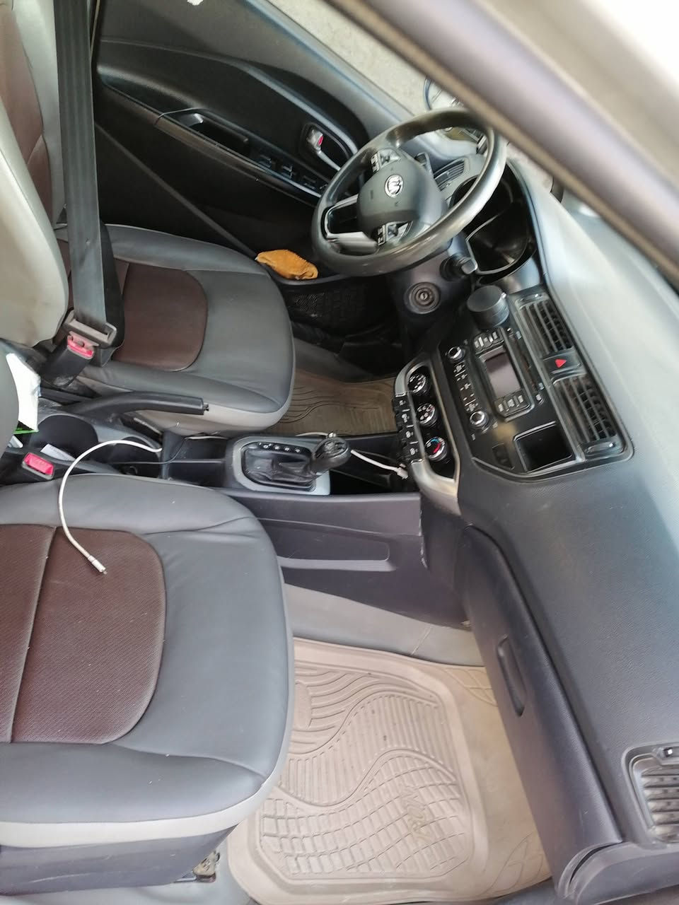 السلام عليكم كيا ريو ٢٠١٤   وارد امريكي مبدل بيها باب خلفي واحد نفس الون رقم بغداد نكليزي تحويل ثاني يوم مصفره ليبل واحد سياره جاهزه فقط راديتر تبريد نقص مال جناي  مابيها اي نقص سياره حلوه ترايك للبصره مستعل عل بيعه الشراي يراسلني عنواني بغداد الشعب السعر ٧٠ ورقه


**إذا كنت صاحب هذا الإعلان وتريد حذفه لأي سبب، رجاءا أرسل رسالة إلى الدعم الفني**