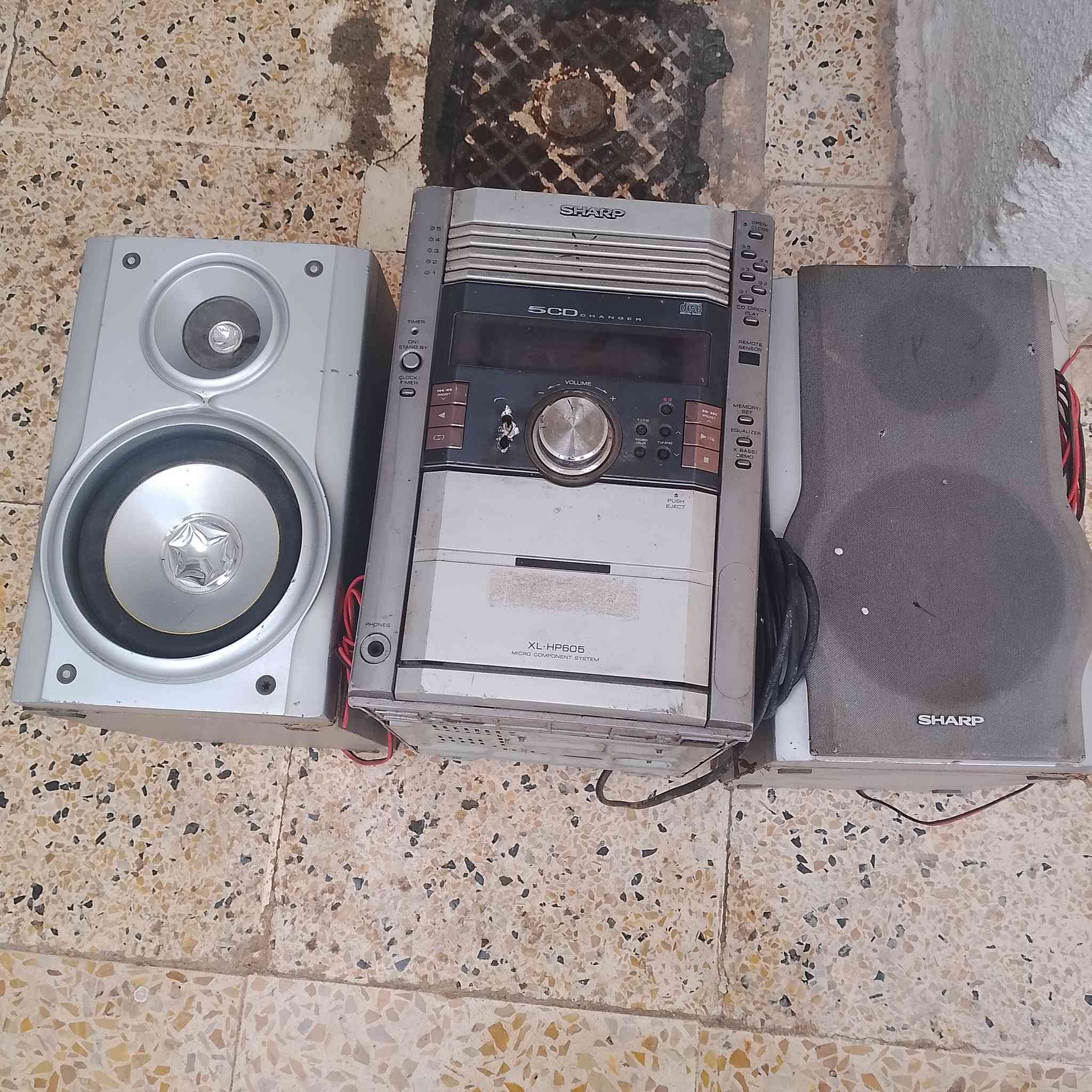 السلام عليكم عندي سماعت للبيع معرفع عنه اي شي السعر 20 وبي مجال شي بسيط وهاذا الرقمي (***********)
