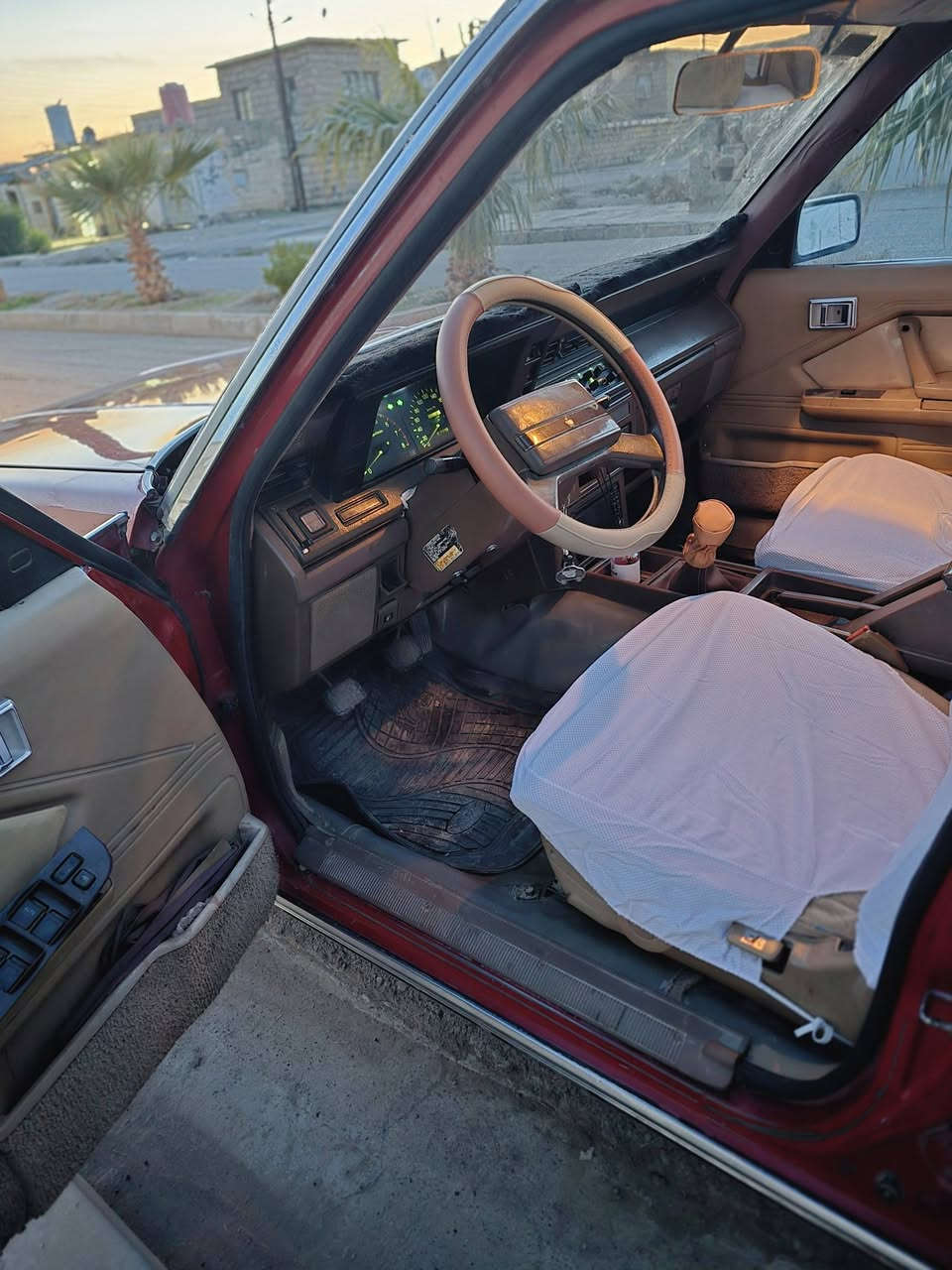 سوبر  موديل ٨٥ للبيع .سنويه ساقطه ولكن شرط التحويل .مكفوله من كل شيء . صبغ قطعتين  جاملغ  خلف السايق والثاني أمامي عكس السايق .
طخم تايرات جديد 
صدر جديد 
محرك وكير واكسن شرط 
والبقه كدام العين 
مكان السياره نينوى  /قضاء مخمور/ ناحية القراج 
الاستفسار ***********_____***********
 السعر خاص
