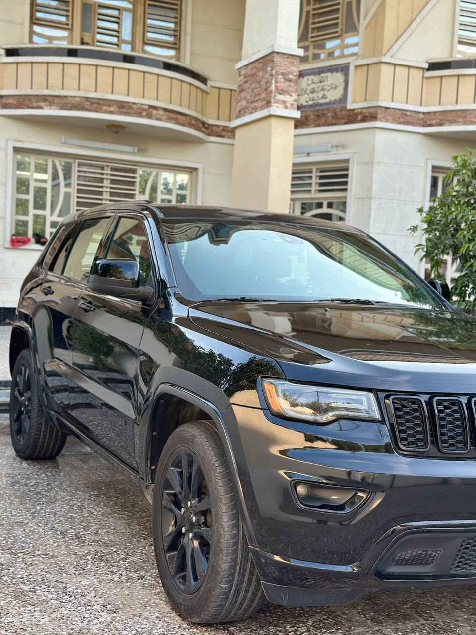 جيب كراند شيروكي بلاك توب 🖤
موديل 2020 وارد امريكي 
المواصفات: 🚗🚗
🚗 رادارات جانبية ✅
🚗 حساسات خلفية✅
🚗 توقف ذاتي ✅
🚗 حجم الويل 20 إنج اسود ✅
🚗 دواخل مطعم جلد ومخمل✅ 
🚗 كشن كهربائي ✅
🚗 سستم صوت + دمام خلفي ✅
🚗 كشنات الامامية تدفئة ✅
🚗 فتحة سقف ✅
🚗 كشافات امامية ✅
🚗 صندوق كهربائي ✅
🚗 فور ويل AWD ✅
السعر 245$. بيها مجال ✅
الضرر حادث امامي مبدل البنيد + ربع الجاملغ صبغ 
شواصي ولغود مكفولة من اي تعديل او سحب او صبغ ✅✅ 
للتواصل: ***********  
بغداد
