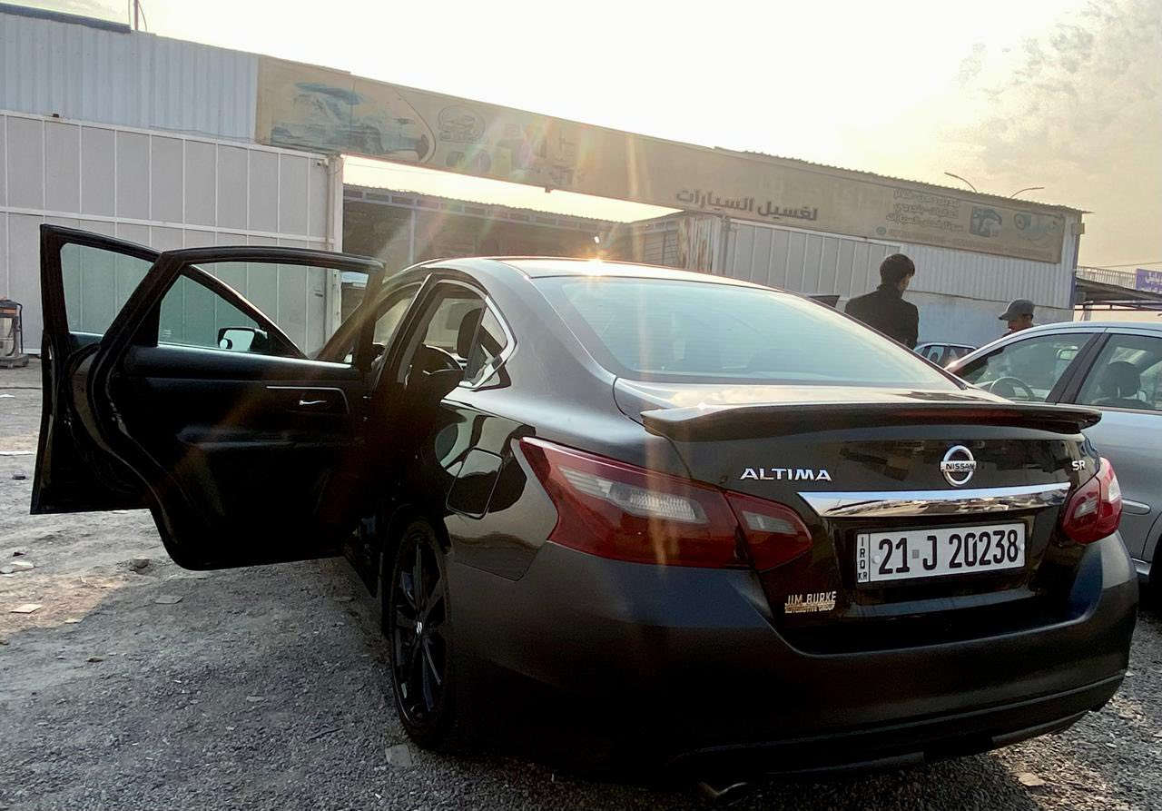 نيسان التيما SR 2017
بسمي سياره شرط التحويل بيع فقط
4 سلندر محرك 2,5 (استهلاك وقود ممتاز)
ماشية 135k miles 
نظام تعليق رياضي
شفتات تبديل وسرعة خلف المقود
جناح خلفي رياضي
ويل قياس 18 تصميم SR
بصمة دخول ذكي 
تشغيل عن بعد
نظام تثبيت سرعة ذكي (Cruise Control)
كشنات مخمل بتطريز يدوي + كرسي السائق مساج للضهر
السيارة مركب عليها منظومة غاز للحالات الطارئة احتياط ممكن رفعها في اي وقت.
بيها قطعتين چاملغ وبنيد مثل ما موضح بالسونار.
تبريد ثلج.
السيارة فقط بحاجة ادامة وتلحيظات خارجية بسيطة.
والبيع شرط فحص سونار.السعر 120 
العنوان بغداد كرخ***********
