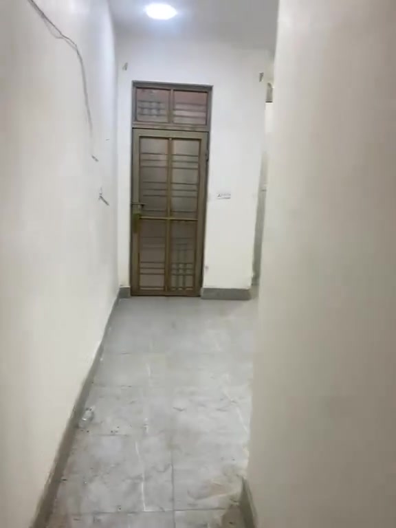 يوجد لدينا مشتمل طابق ثاني 100م غرفتين وصاله ومطبخ للايجار الشعله شارع ابو طياره
***********مكتب عقارات المسرع
