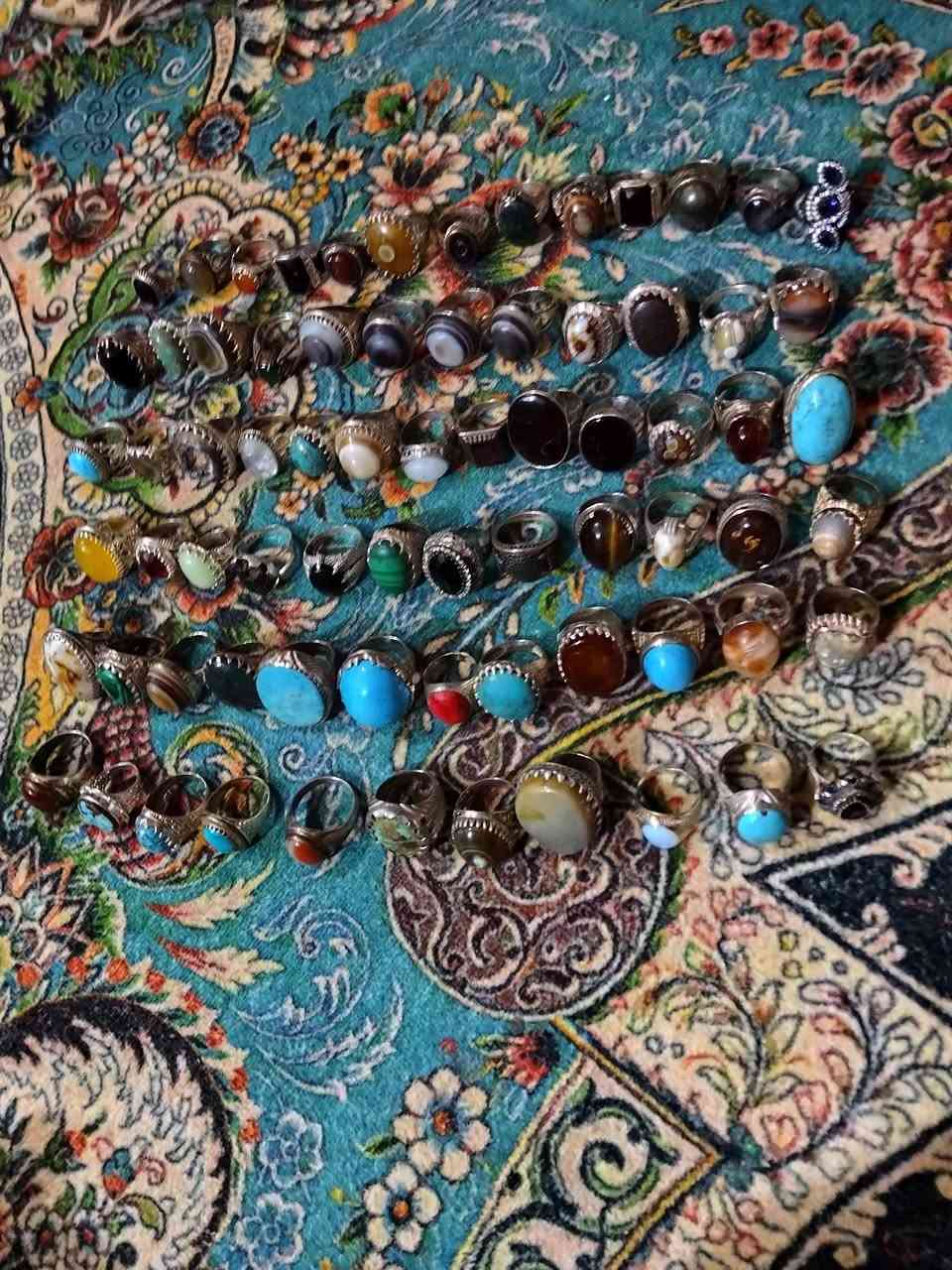 السلام عليكم
عندي كيلو فضة
محابس هي والحجر
الوزن كيلو هي وحجرها
للبيع السعر خمسة ملايين قفل والي مايعجبه المنشور خلي يعبره رجاء
الناس مسلطون على اموالهم وكلمن يبيع ويشتري بلي يعجبه


**إذا كنت صاحب هذا الإعلان وتريد حذفه لأي سبب، رجاءا أرسل رسالة إلى الدعم الفني**