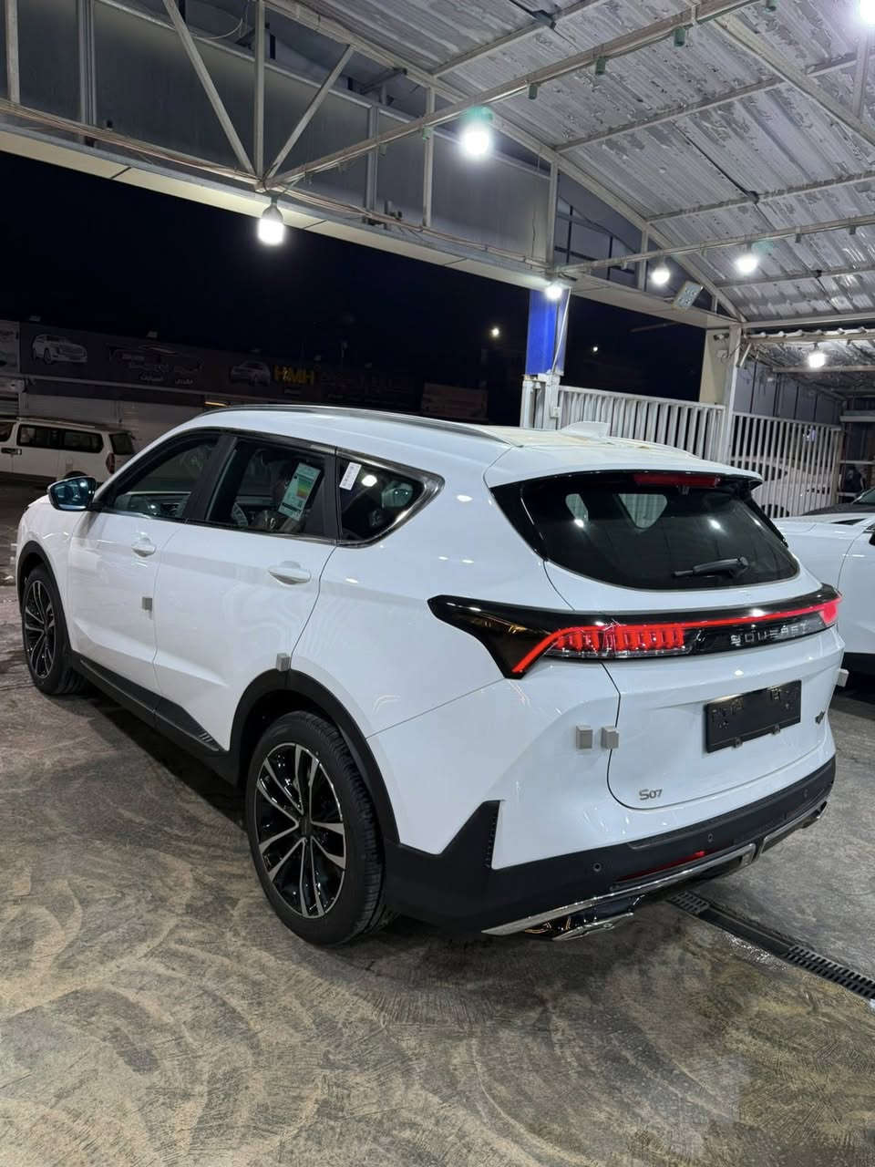 ‼️‼️رجع توفر من جديد‼️‼️
⁨ سوئيست S07 1.6L PREMIUM

الموديل: 2026 (خليجي)
العداد: صفر كيلو متر
المحرك: 4 أسطوانات 1.6L تيربو 197 حصان
العزم (نيوتن-م.): 290
ناقل الحركة: اوتوماتيكي دبل كلاتش من 7 سرعات
استهلاك الوقود: 8 لتر لكل 100 كم

الضمان الأساسي: 6 سنوات أو 200,000 كم (أيهما أولا)
ضمان المحرك: 10 سنوات أو 1،000،000 كم (أيهما أولا / للمالك الأول)

السعر : 27,900,000 دينار عراقي ( بدون رقم ) 

المواصفات:
*إطارات قياس 20 إنچ
*فتحة سقف بانوراما 1.1 م
*الصندوق كهربائي
*مثبت سرعة مع رادار تفاعلي
*نظام القيادة شبه الذاتية
*نظام الكبح التلقائي في حالة الطوارئ
*نظام تحذير الاصطدام الامامي والخلفي
*كاميرات محيطية 540 درجة
*حساسات أمامية وخلفية
*نقطة العمياء
*نظام تحذير مغادرة المسار
* نظام المساعدة للبقاء في المسار
*شاشة عرض وعدادات رقمية قياس 24.6 إنچ
*نظام صوتي متطور 8 سماعات من Sony
*نظام ابل كار بلاي واندرويد أوتو لاسلكي
*شاحن هاتف لاسلكي سريع
*مقصورة الركاب من الجلد الفاخر
*مقعد السائق والراكب كهربائي و مبرد
*مقعد السائق ذاكرة
*عدد صفوف المقاعد 3 (7 ركاب)
*إنارة ترحيبية
*إنارة محيطية متعددة الالوان
*عتبات الأبواب مضيئة
*مصابيح أمامية و خلفية أوتوماتيكية LED مع مصابيح نهارية
*التكيف التلقائي للضوء العالي
* مراية الوسطية مع خاصية التعتيم
* نظام تسجيل الرحلات DVR
*المرايا الجانبية قابلة للطي كهربائياً ومدفئة
*ماسحات الزجاج الامامي مع حساس للمطر
*دخول ذكي (بصمة) و تشغيل عن بعد
*خاصية إغلاق الشبابيك وفتحة السقف عن بعد
*شاشة التحكم بالمكيف لمس بقياس 9.7 إنچ
*نظام تكييف ثلاثي المناطق مع شاشة تحكم منفصلة للصف الثاني
* نظام تنقية الهواء PM2.5 مع شاشة و فلتر تنقية الهواء (N95)
*مسند الذراع الوسطي مع ثلاجة
*انماط قيادة متعددة
* مبدل السرعة مثبت على المقود Paddle Shifter
*وسائد هوائية امامية وجانبية عدد 6
*نظام الفرامل اليدوية الاوتوماتيكي Autohold
*نظام التحكم بنزول المنحدرات
*نظام المساعدة لصعود المرتفعات 
*نظام مراقبة ضغط الإطارات
*نظام المكابح المانعة للانغلاق ABS
*نظام التحكم بالثبات ESC

🔽للاستفسار والمراجعة :

☎️***********
☎️***********
☎️***********

📍#معرض_الفرقان_لتجارة_السيارات
#بغداد_الكريعات_نهاية_شارع_الوقف
