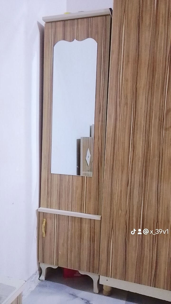 اللبيع غرفه نوم ماليزي 7قطع نظيفه كلش مكان كركوك الصياده السعر خاص رقم الهاتف ***********
