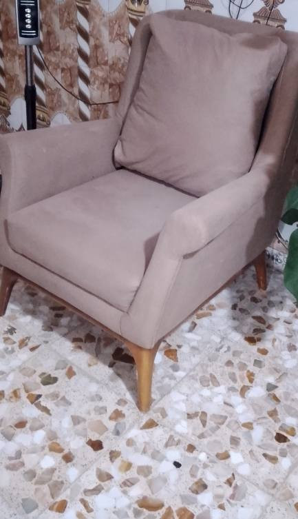 تخم تركي سرير قلاب 8 مقعد نظيف جدا أخذته 500 من بيت صار شهرين بس مارهم لأن حولي والحولي يرادله ديوان فدابيعه 400 وبي مجال لشراي مع اربع كوشات بوهيمي هديه مني لشراي


**إذا كنت صاحب هذا الإعلان وتريد حذفه لأي سبب، رجاءا أرسل رسالة إلى الدعم الفني**